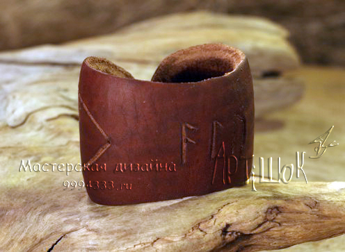 деревянный   дизайнерский браслет   с кованной медью 