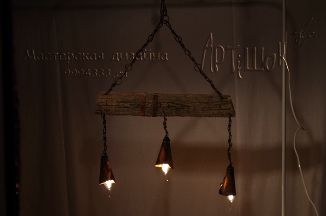 подвесной светильник из старинной доски и меди своими руками